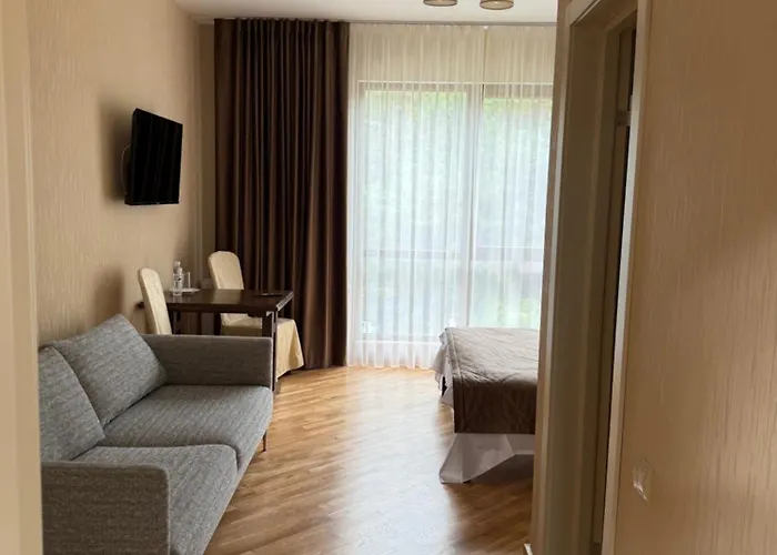 Hotel львівське передмістя *